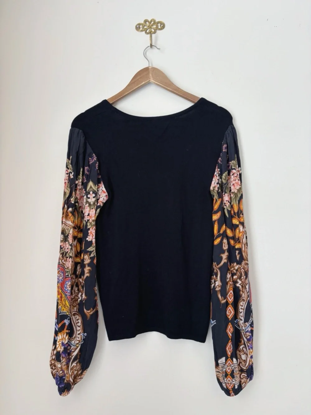 Bl^nk London Floral Printed Sleeve Sweater Medium - Picture 5 of 9